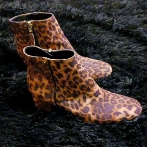 Woman's size 8 cheetah ankle boots